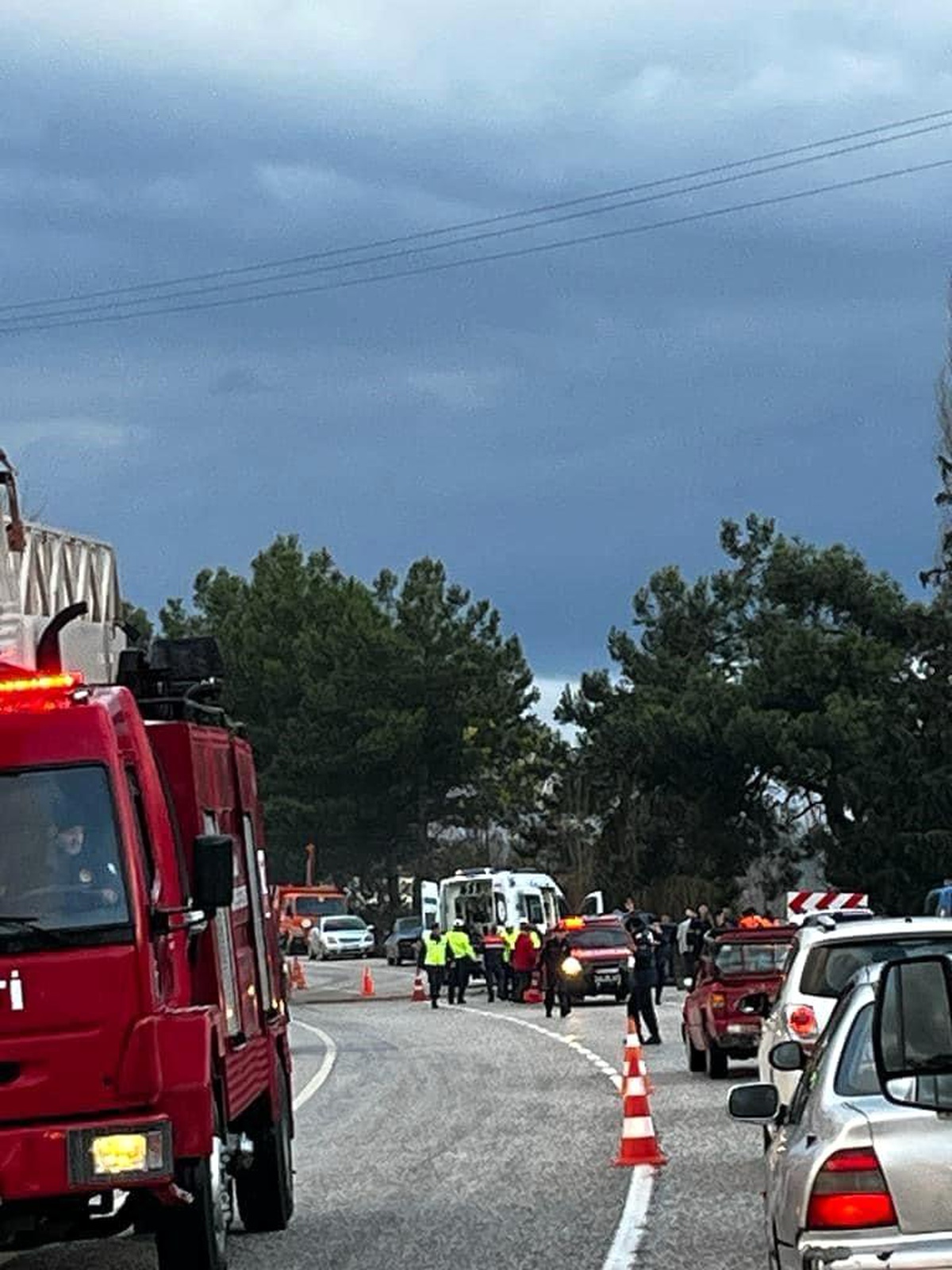 Muğla\'da kafa kafaya çarpışan otomobillerde 3 kişi hayatını kaybetti