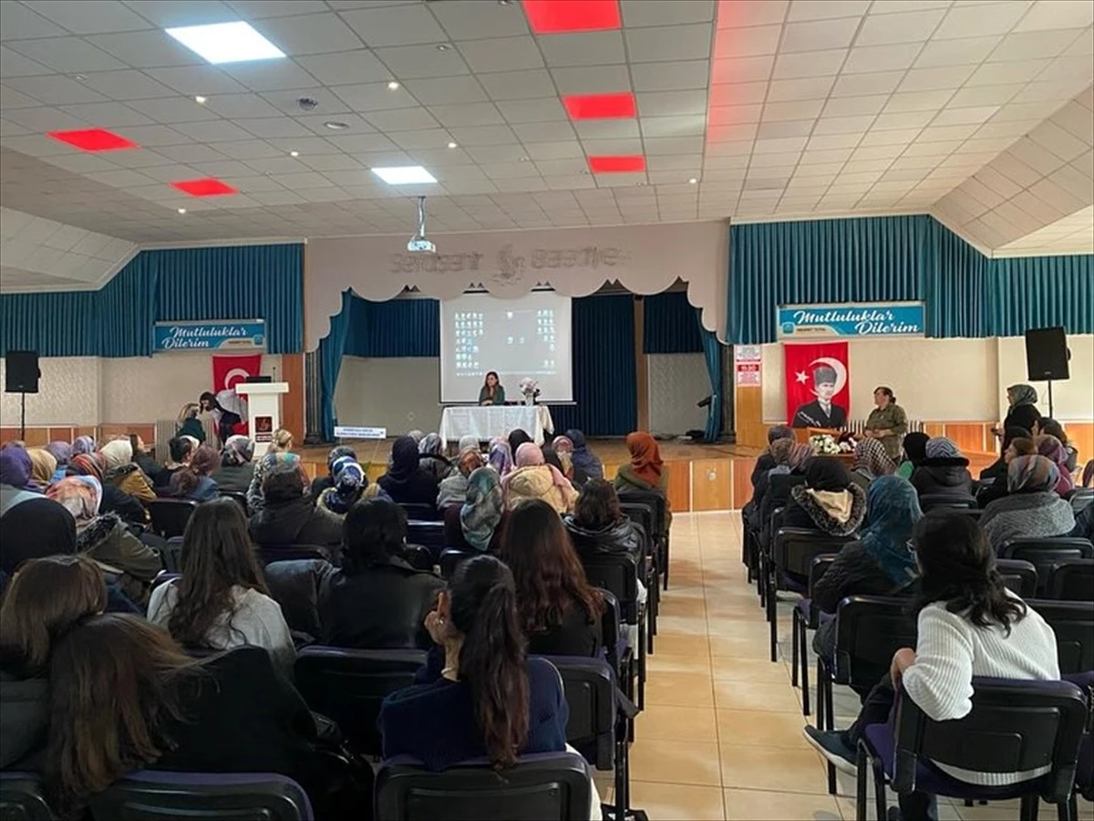 Seydişehir Devlet Hastanesi\'nde Rahim Ağzı Kanseri Konulu Konferans Düzenlendi