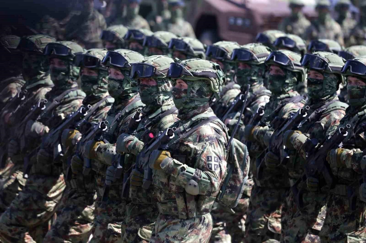 Sırbistan, 13 yıl aradan sonra zorunlu askerlik uygulamasına dönmeyi talep etti