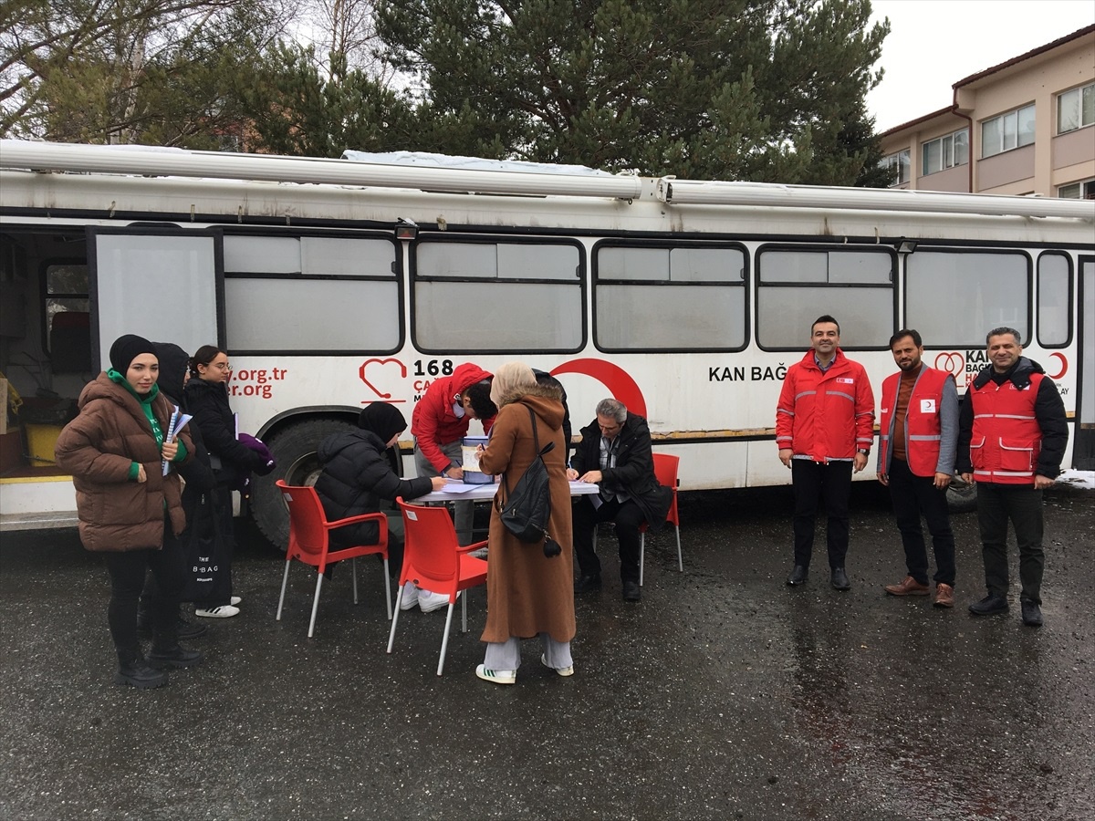 Sivas Üniversite Öğrencileri Kan Bağışında Bulundu