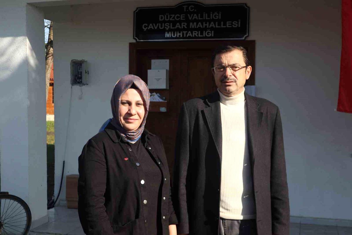 Düzce Belediyesi Ulaşım A.Ş. Şoförü Durakta Bulduğu Çantayı Sahibine Ulaştırdı