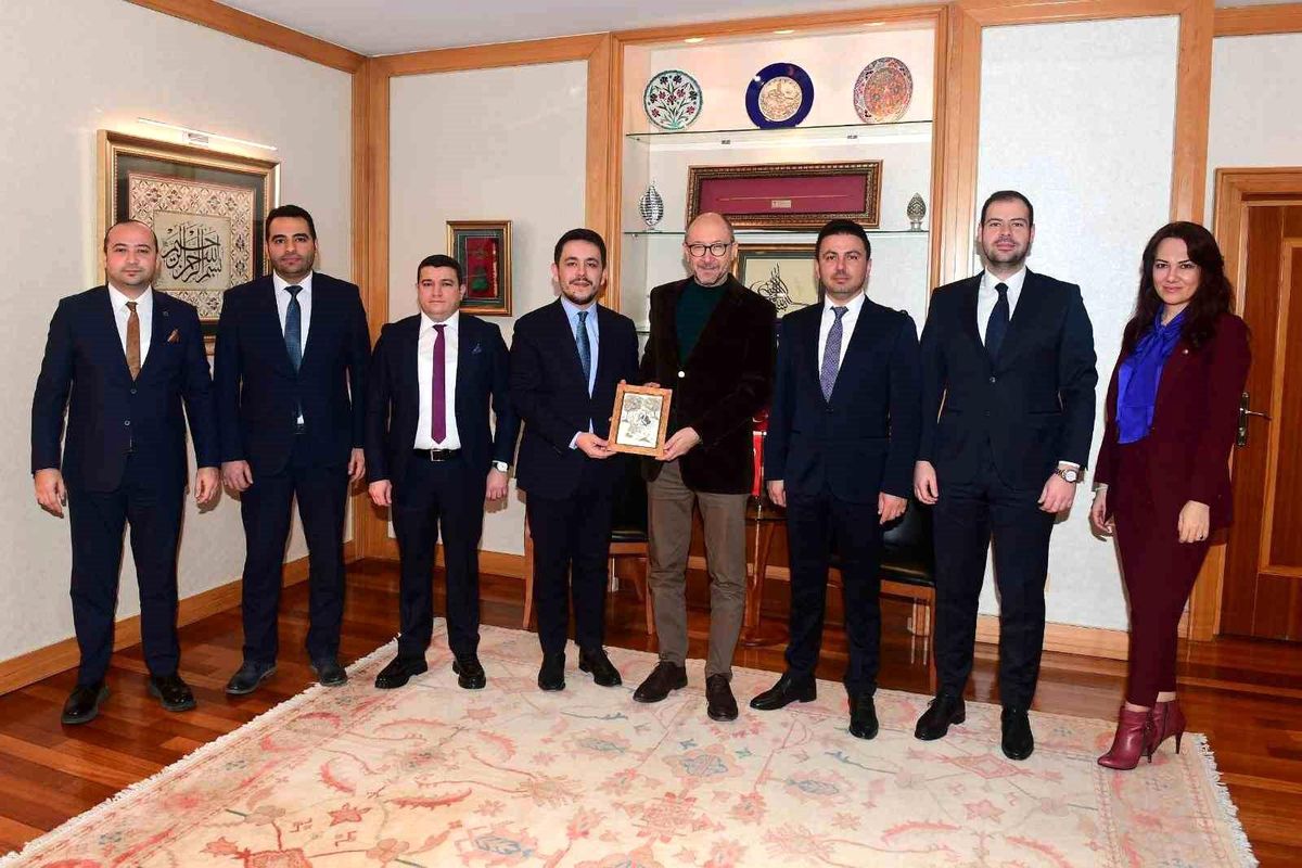 TOBB Eskişehir Genç Girişimciler Kurulu Başkanı Anadolu Üniversitesi Rektörü\'nü ziyaret etti
