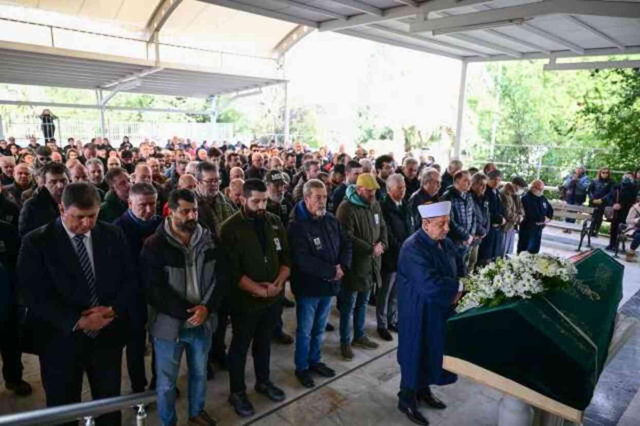 Ünlü yönetmen Sadullah Celen son yolculuğuna uğurlandı