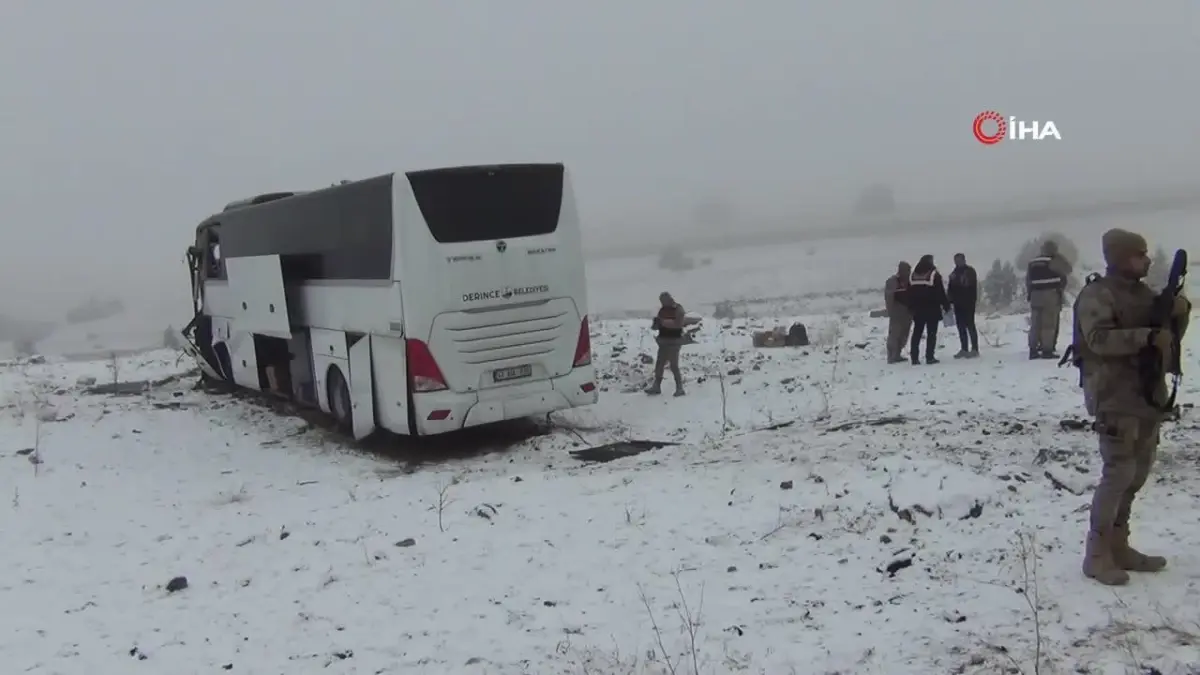 Kars\'ta meydana gelen kaza sonucu 2 kişi hayatını kaybetti