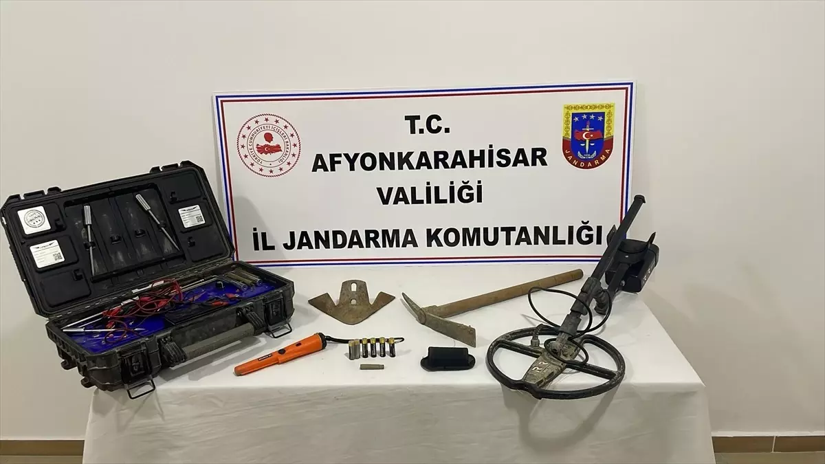 Afyonkarahisar\'da kaçak kazı yapan 3 şüpheli gözaltına alındı