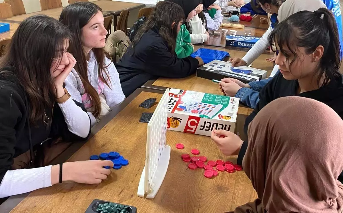 Afyonkarahisar Susuz Mesleki Teknik Anadolu Lisesi Öğrencileri Üniversite Öğrencileriyle Buluştu