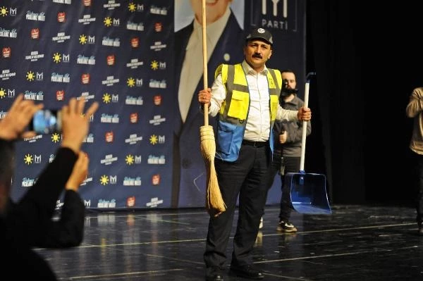 İYİ Parti, Bursa'da belediye başkan adaylarını açıkladı