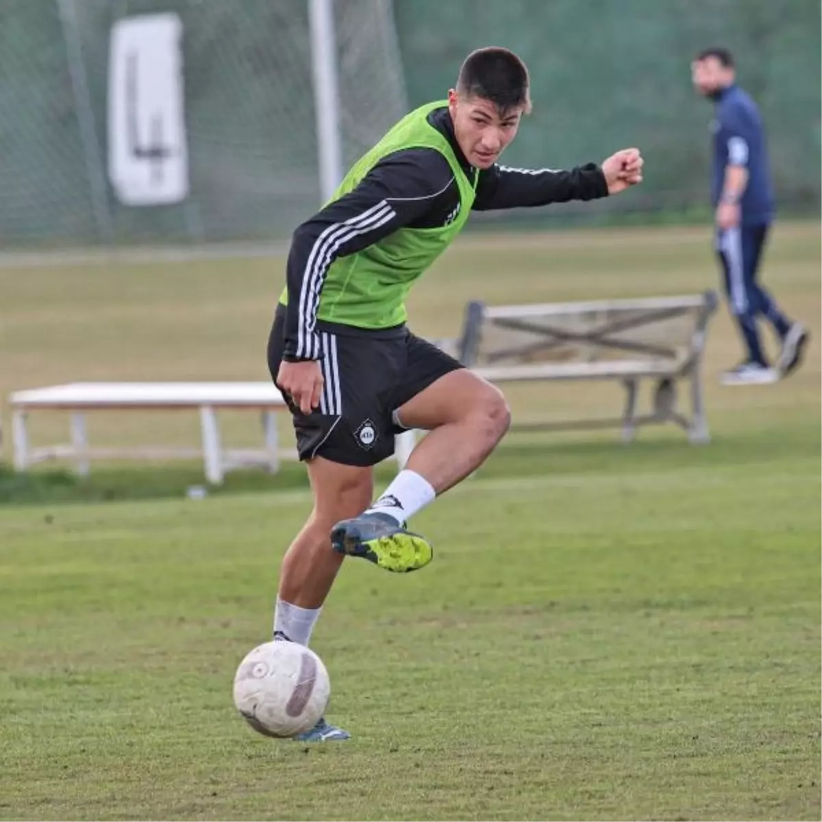 Fransız ekibi Grenoble, Altay\'ın genç stoperi Efe Sarıkaya\'yı transfer etmek istiyor