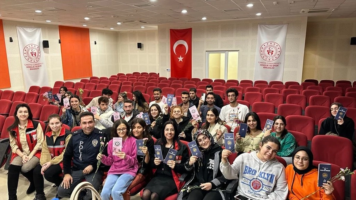 Antalya\'da üniversite öğrencilerine KADES eğitimi verildi