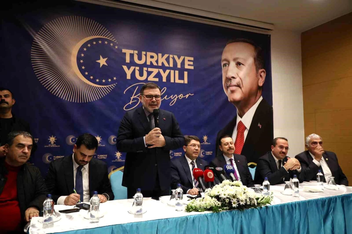 Adalet Bakanı Yılmaz Tunç İzmir\'de Partililerle Buluştu