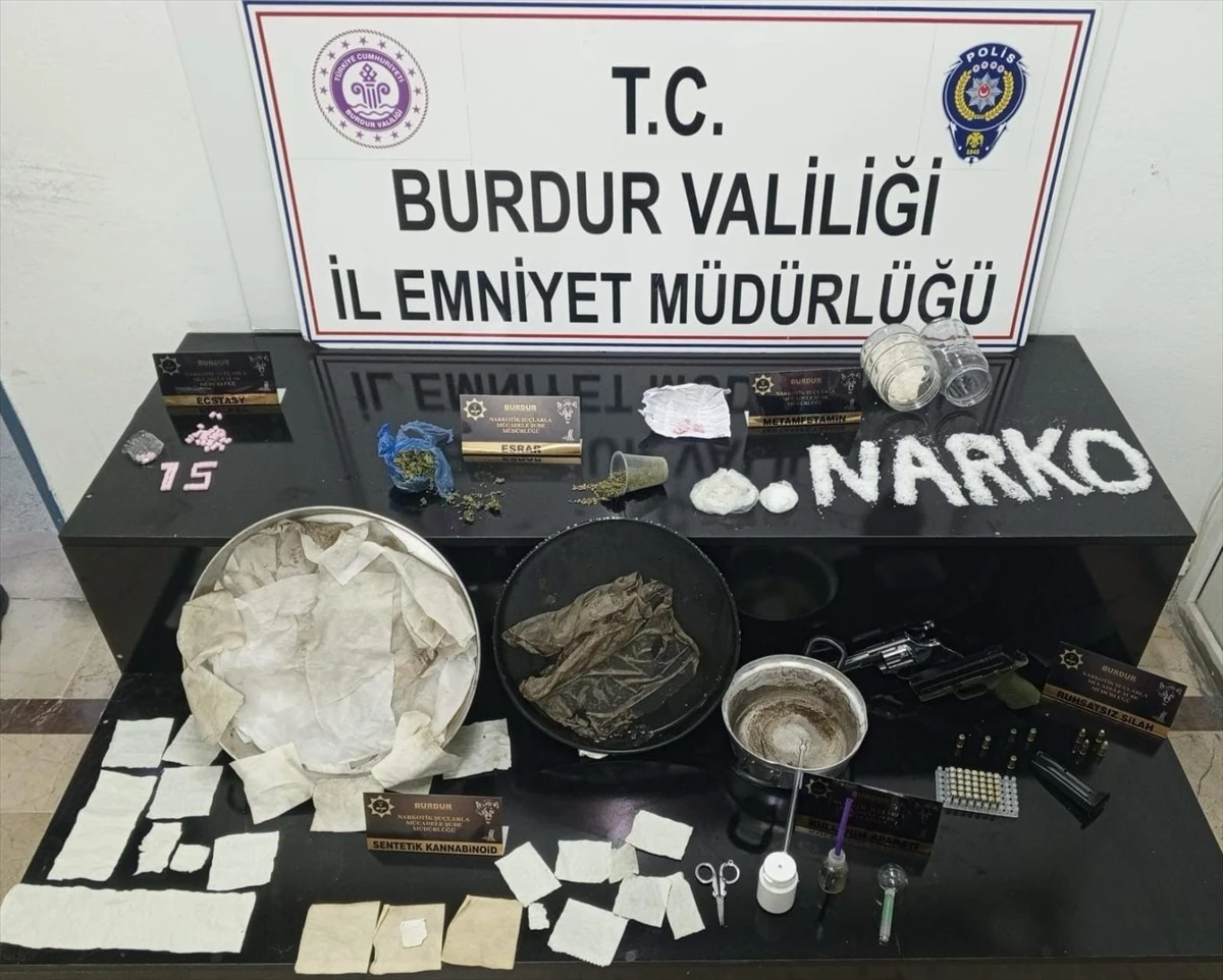 Burdur\'da düzenlenen uyuşturucu operasyonunda 3 şüpheli tutuklandı