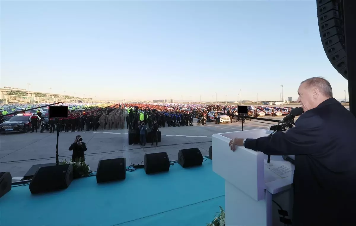 Cumhurbaşkanı Erdoğan: İstanbul Emniyeti Avrupa ülkelerinin polisinden daha büyük