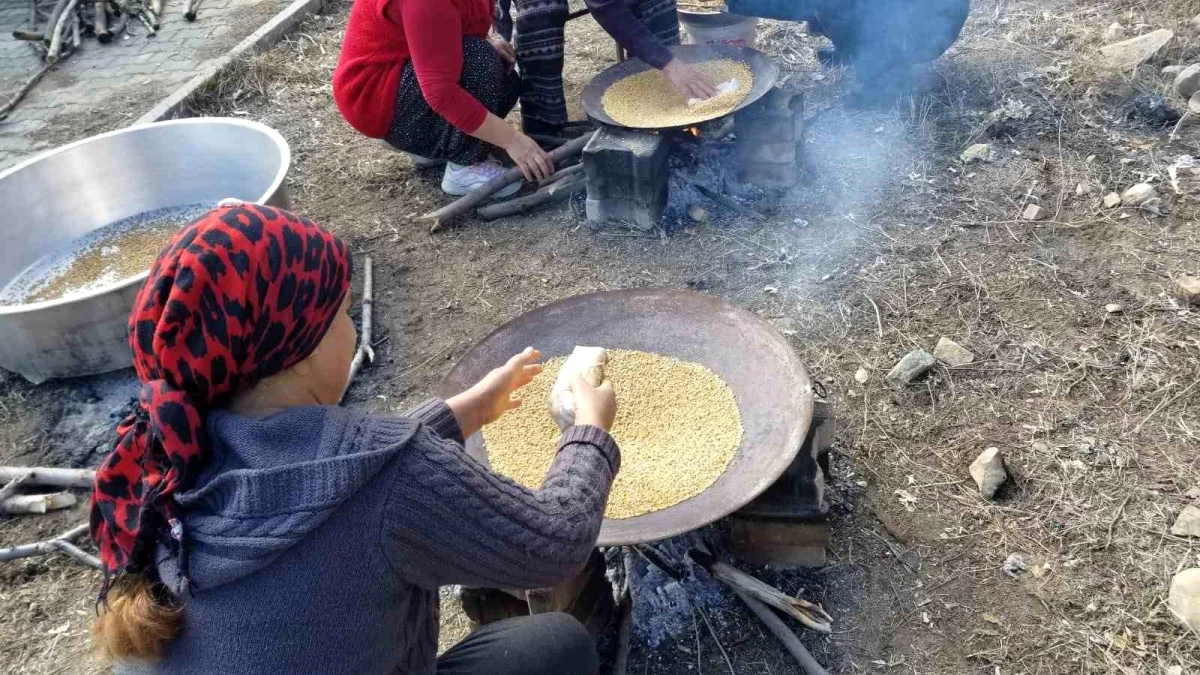 Erzincan\'da Yöresel Kavut Yemeği Geleneksel Hâlâ Devam Ediyor