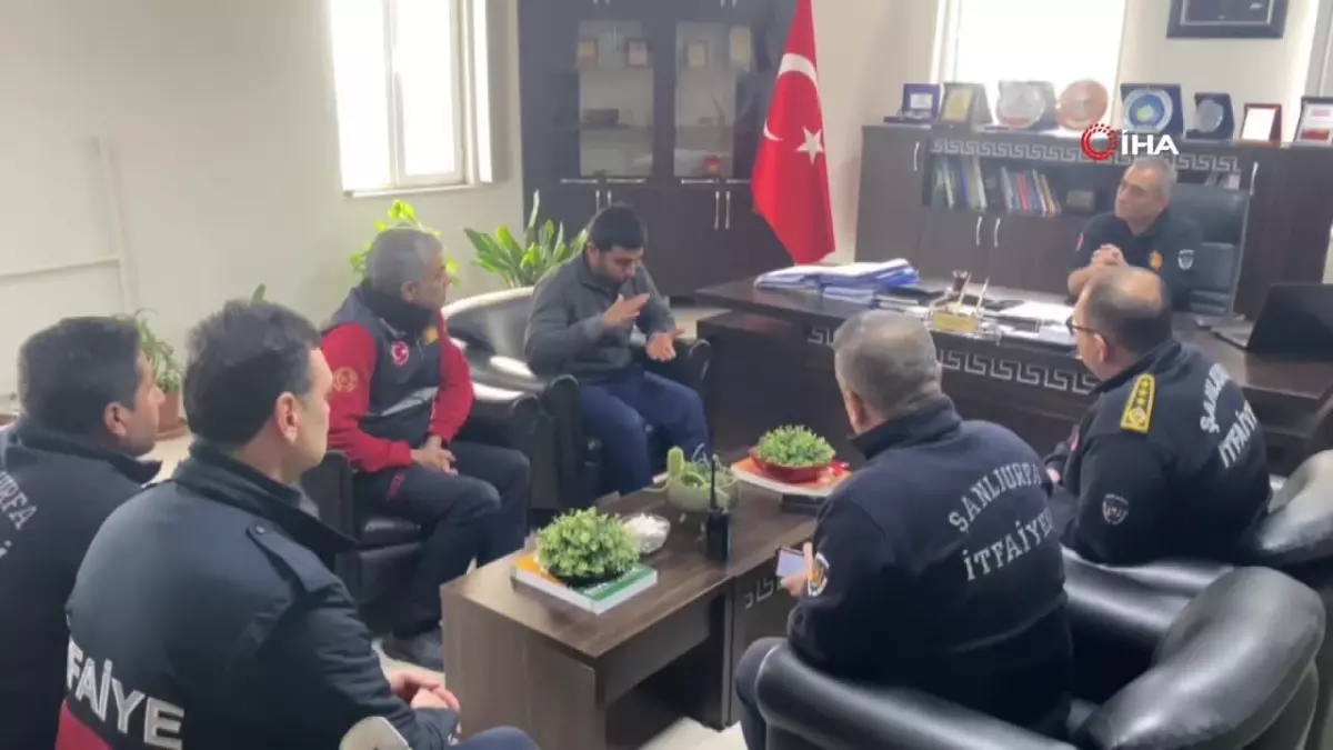 Göçük altında kalan işçi kendisini kurtaran itfaiye erlerini unutmadı