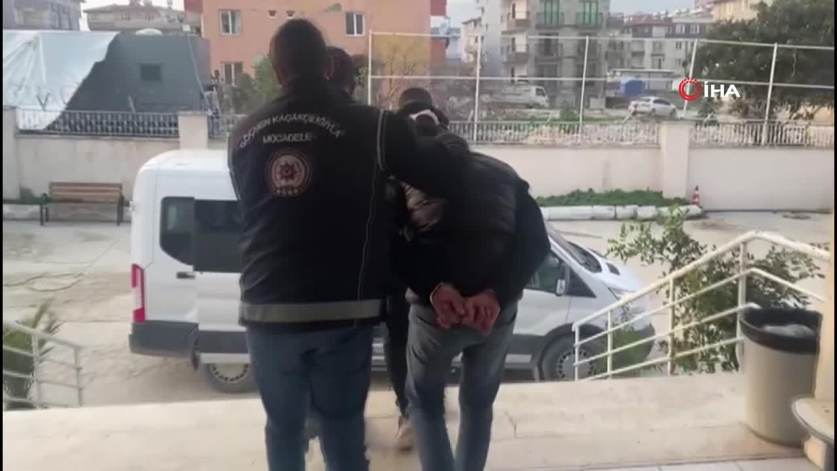 Hatay\'da insan kaçakçısı 12 şahıs tutuklandı