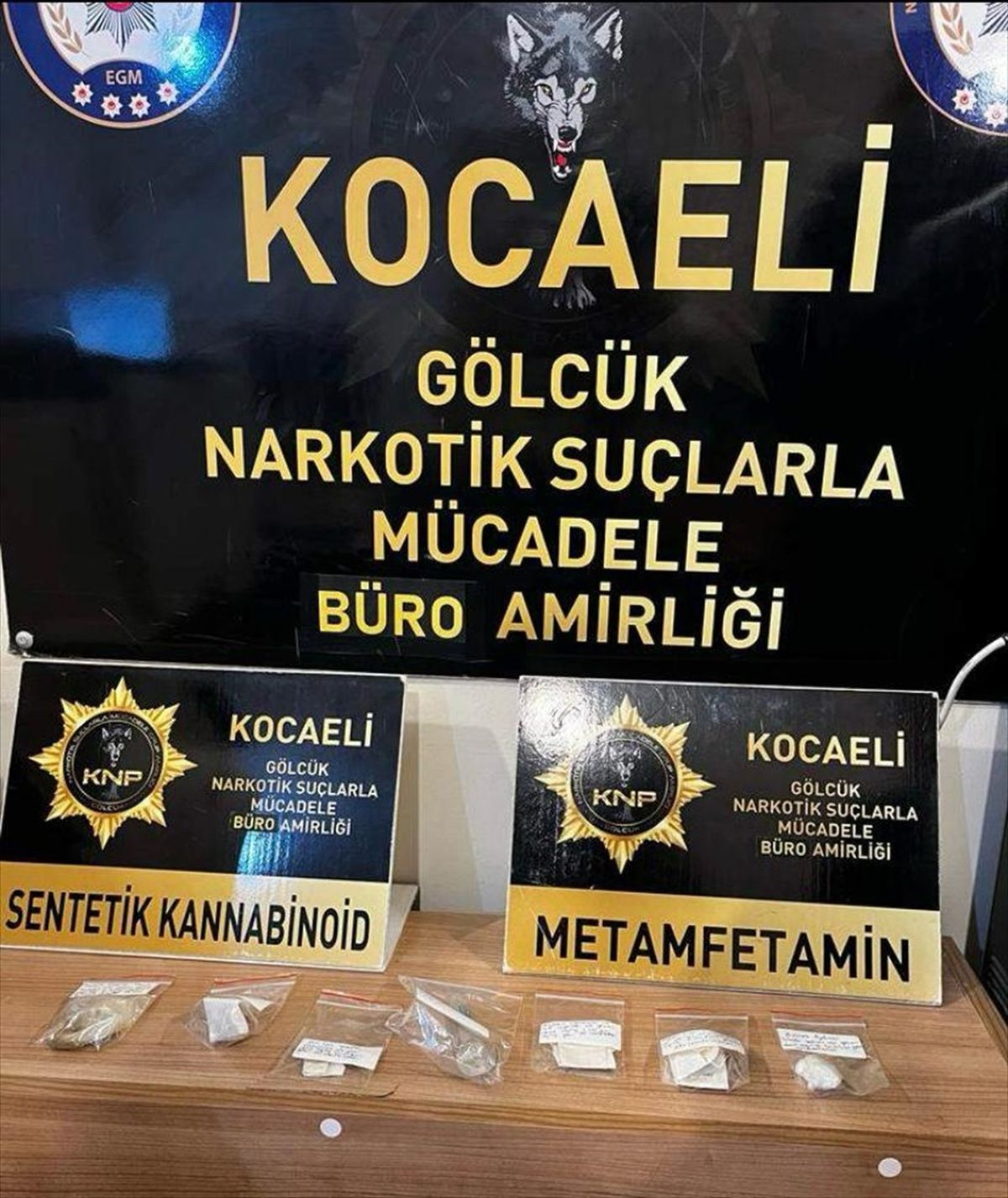 Kocaeli\'de düzenlenen uyuşturucu operasyonunda 3 şüpheli tutuklandı
