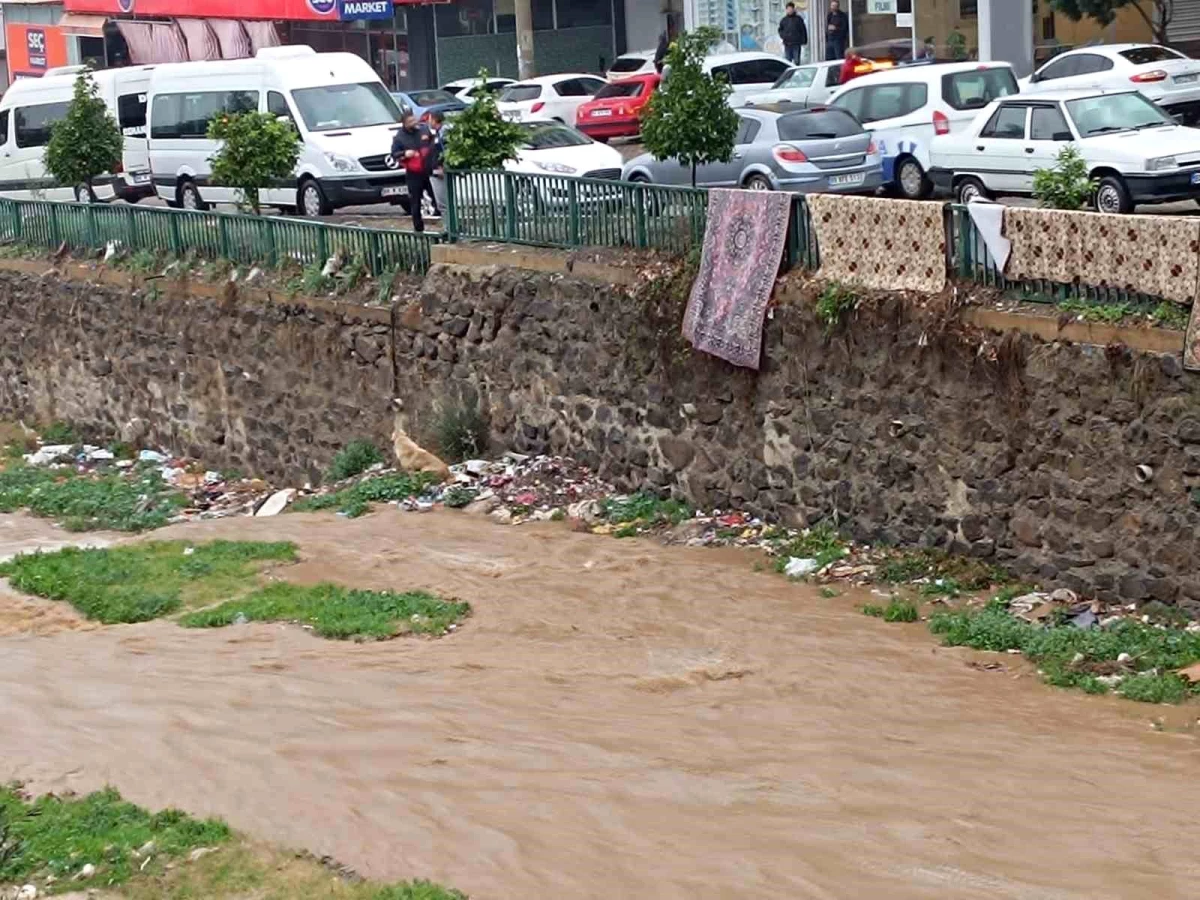 Osmaniye\'de kuvvetli yağış sonrası su birikintileri oluştu