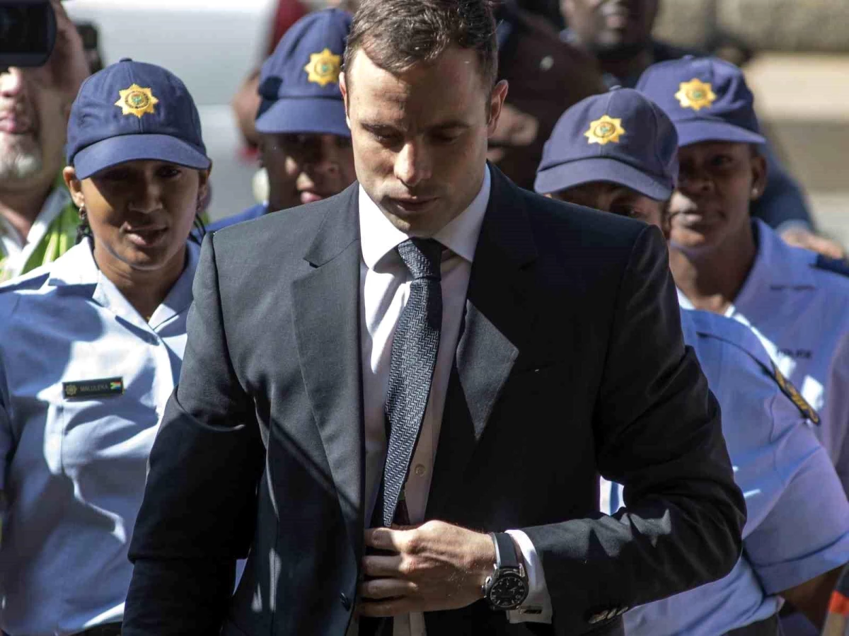 Oscar Pistorius Şartlı Tahliye Edildi