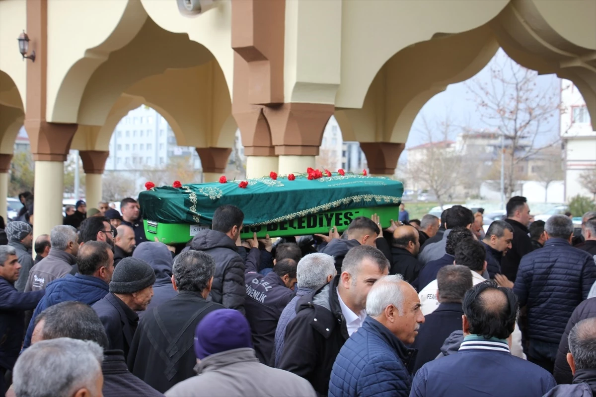 SGK Kilis İl Müdürü Abdulkadir Akkaş\'ın cenazesi toprağa verildi