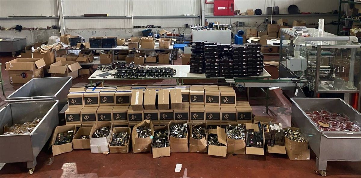 Tekirdağ\'da 1 Ton Kaçak Nargile Tütünü Ele Geçirildi