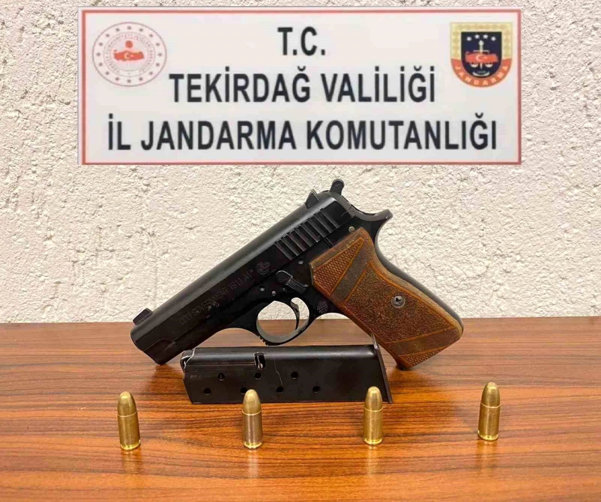 Tekirdağ\'da Jandarma Operasyonu: Silah ve Uyuşturucu Ele Geçirildi