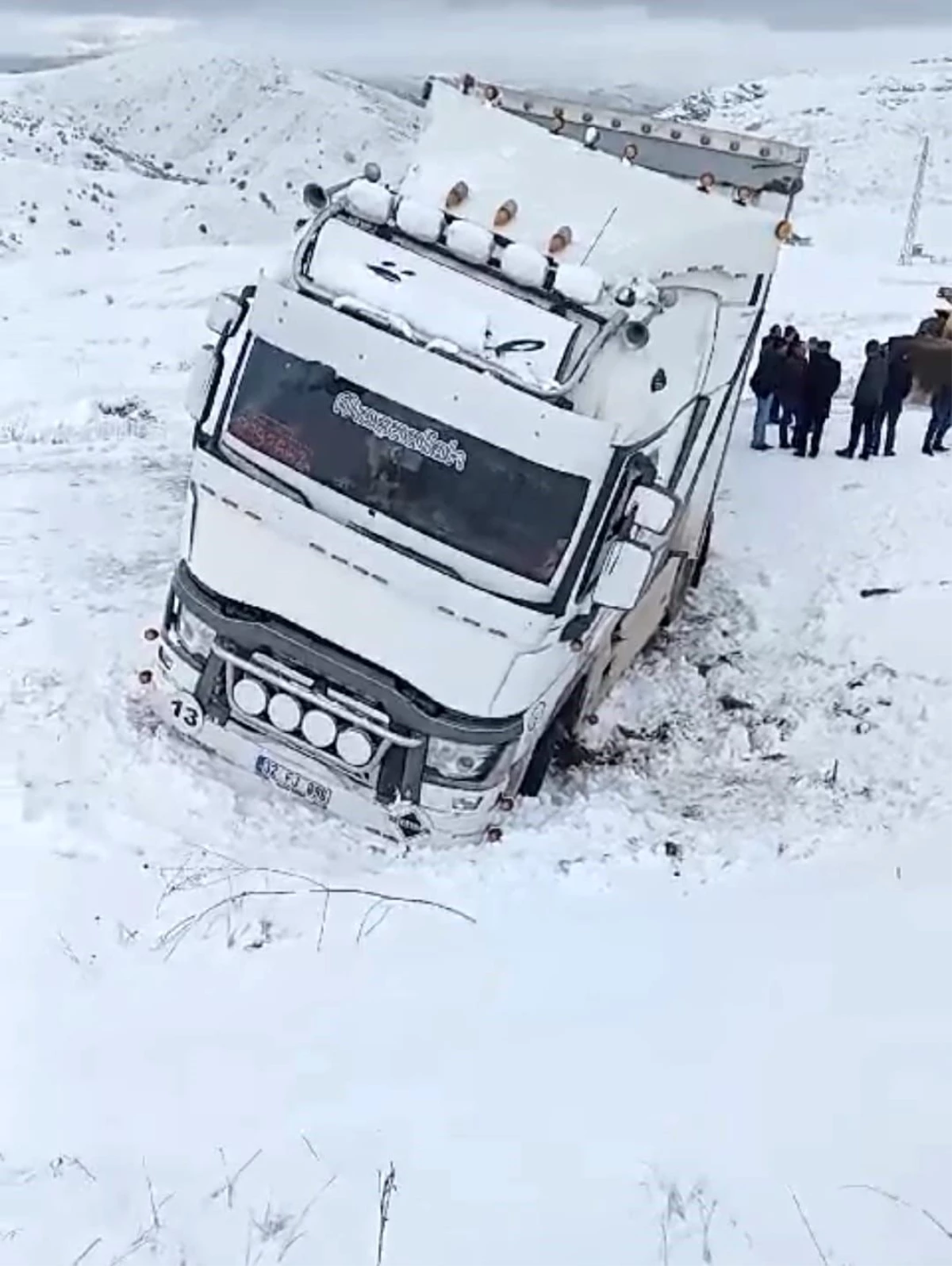 İstanbul\'dan, Erzurum istikametine doğru giden tır navigasyon mağduru oldu