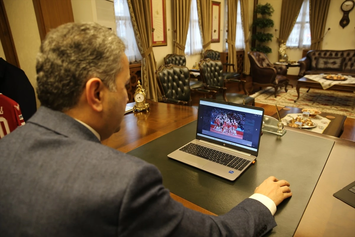 Tokat Belediye Başkanı Eyüp Eroğlu, 2023\'e damga vuran fotoğrafları oyladı