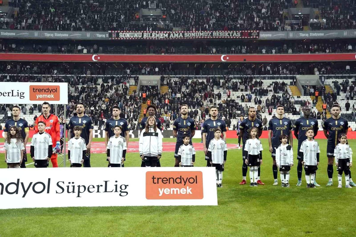 Beşiktaş ve Kasımpaşa arasında 0-0 eşitlikle başlayan maç