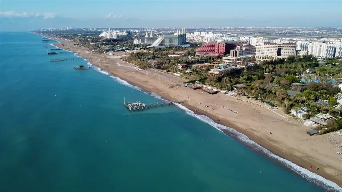 Antalya, 2024\'te yeni bir turist rekoru kırmak için çalışmalara başladı