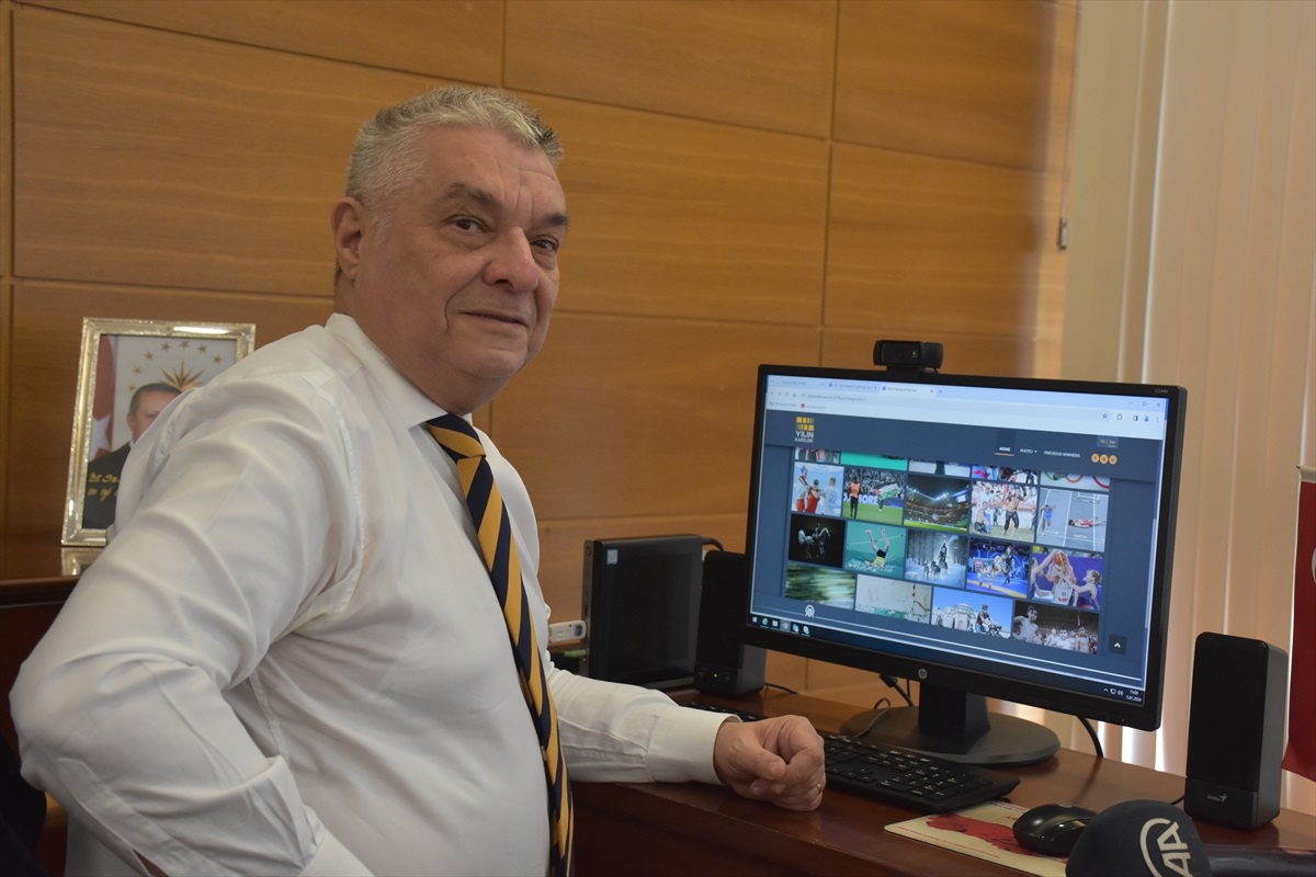 Türkiye\'nin Abuja Büyükelçisi Hidayet Bayraktar, AA\'nın \'Yılın Fotoğrafları\' oylamasına katıldı