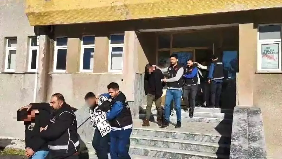 Tekirdağ\'da Uyuşturucu İfşaları Sonucu Operasyon: 12 Kişi Yakalandı