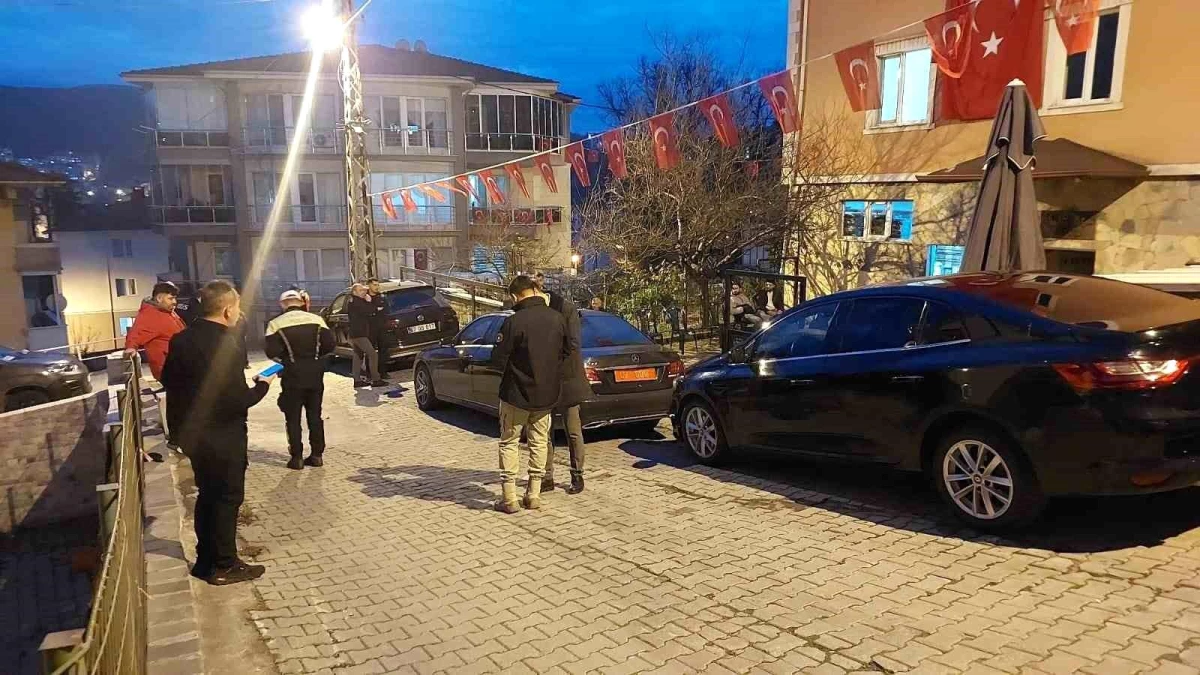 Zonguldak Valisi, şehit Piyade Uzman Onbaşı\'nın ailesini ziyaret etti