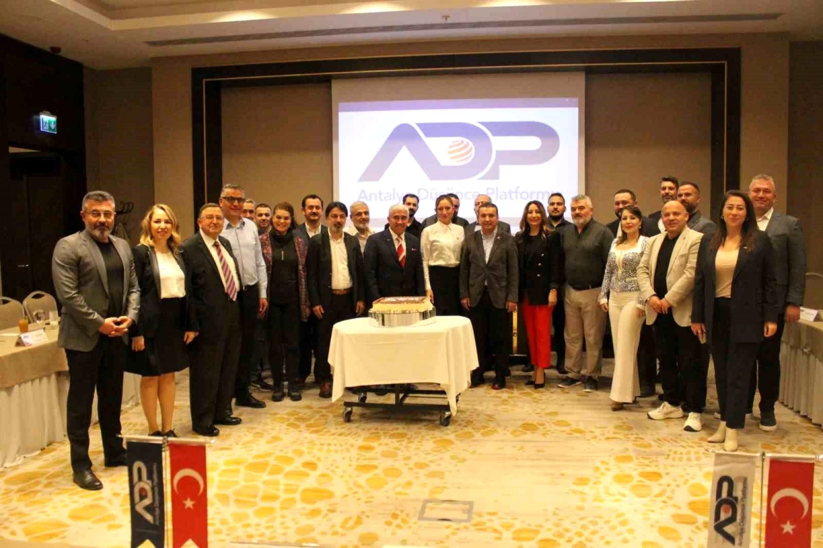 Antalya Düşünce Platformu\'nun Ocak Ayı Toplantısında AGC Başkanı İdris Taş Konuştu