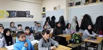 Ağrı'da 'Okulum Beni Bekler' Projesiyle Kardeşler Okula Kazandırıldı