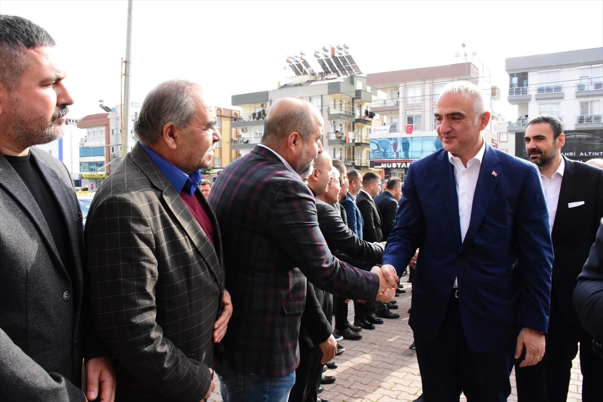Kültür ve Turizm Bakanı Mehmet Nuri Ersoy, MHP Antalya İl Başkanlığına ziyarette bulundu