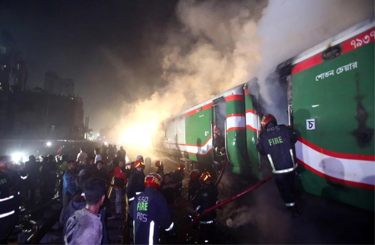 Dakka\'da Yolcu Treninde Yangın: 4 Ölü