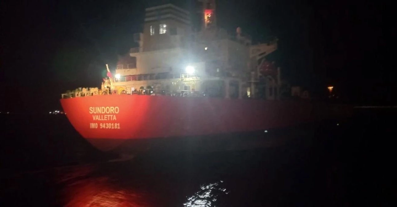 Çanakkale Boğazı\'nda Makine Arızası Yapan Tanker Kurtarıldı