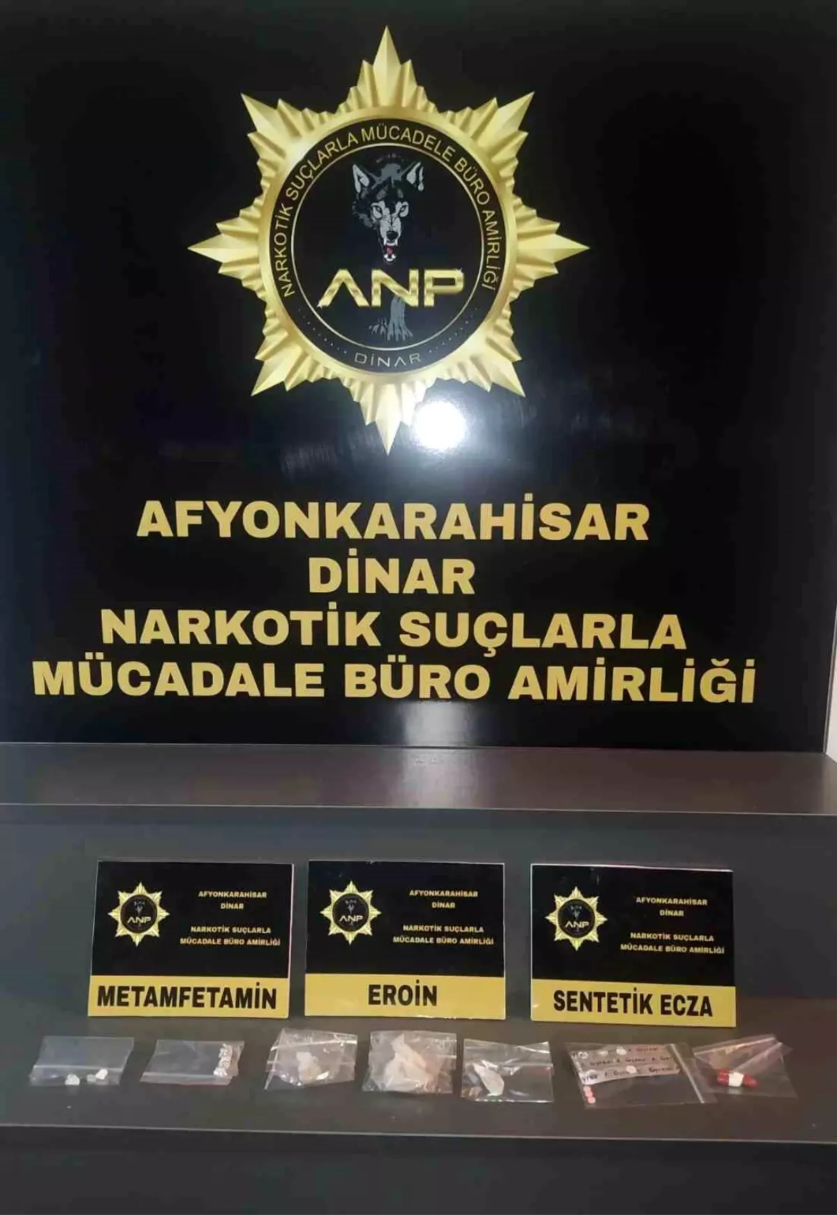 Afyonkarahisar\'da Polis Tarafından Durdurulan Araçta Uyuşturucu Madde Ele Geçirildi