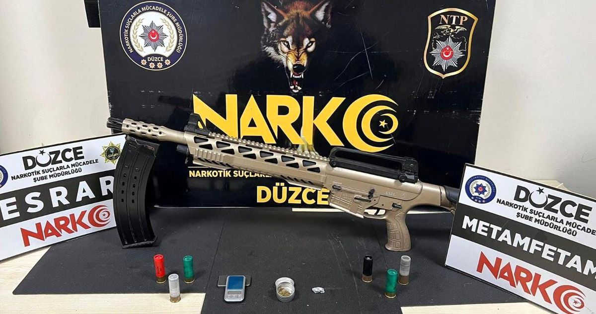 Düzce\'de Uyuşturucu Operasyonu: Metamfetamin, Esrar ve Tüfek Ele Geçirildi