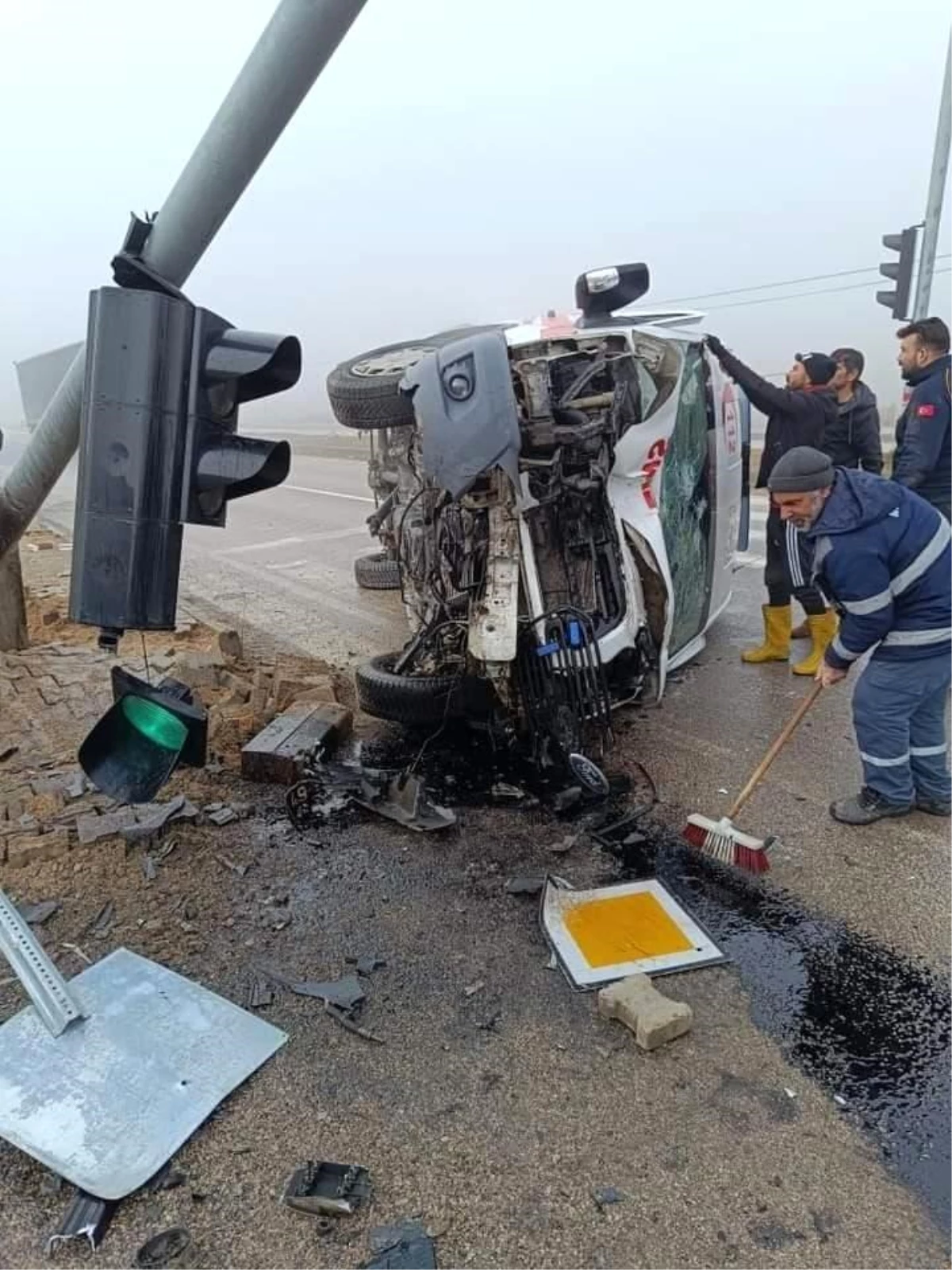 Elazığ\'da Ambulans Kazası: 1 Kişi Yaralandı