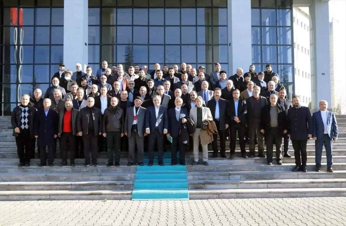 ERÜ Rektörü Prof. Dr. Fatih Altun, Kayseri Gönüllü Kültür Kuruluşları Derneği üyeleriyle bir araya geldi