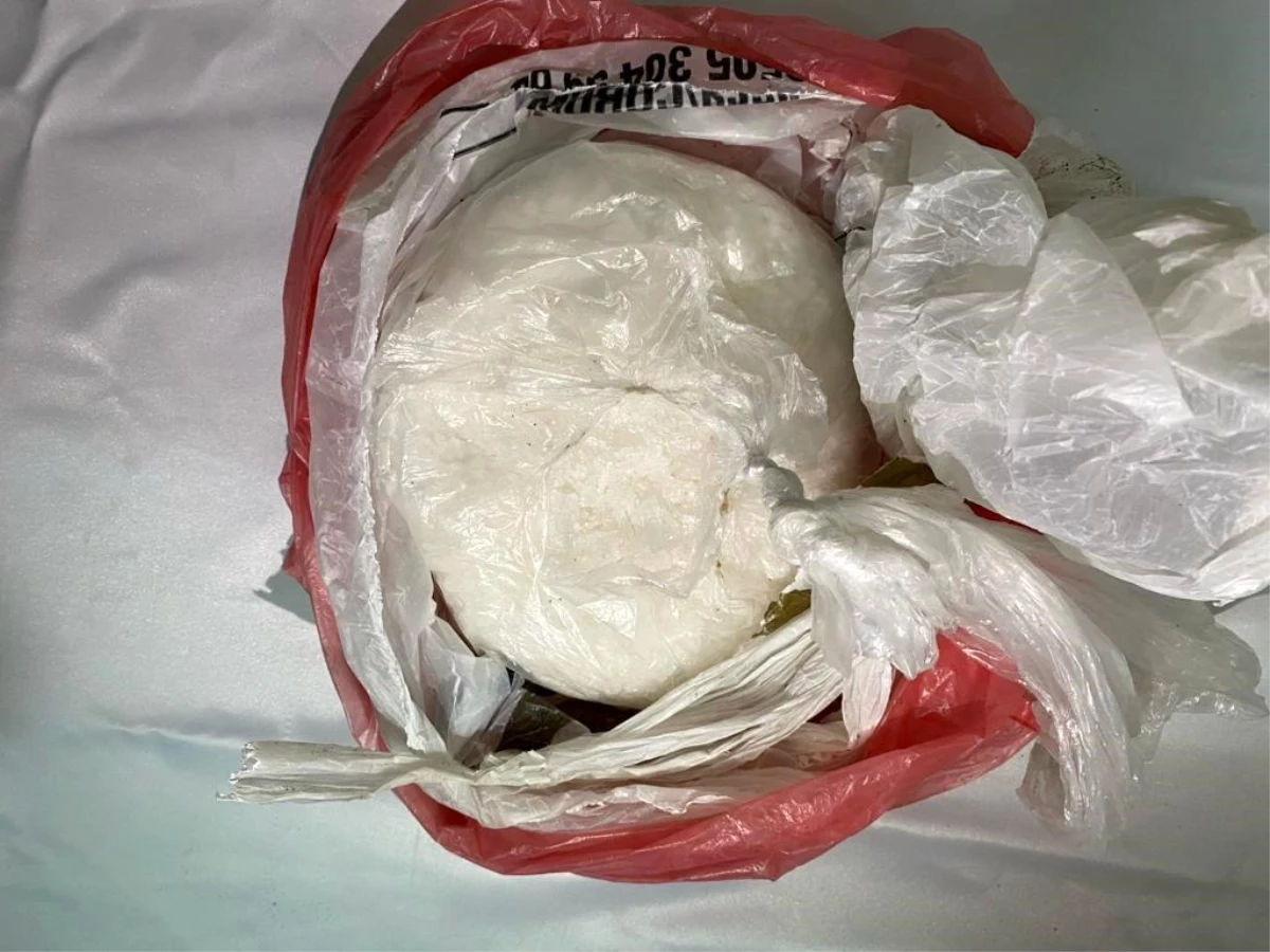 Çorum\'un Alaca ilçesinde uyuşturucu operasyonu: 532 gram metafetamin ve 1 tabanca ele geçirildi, 5 kişi tutuklandı