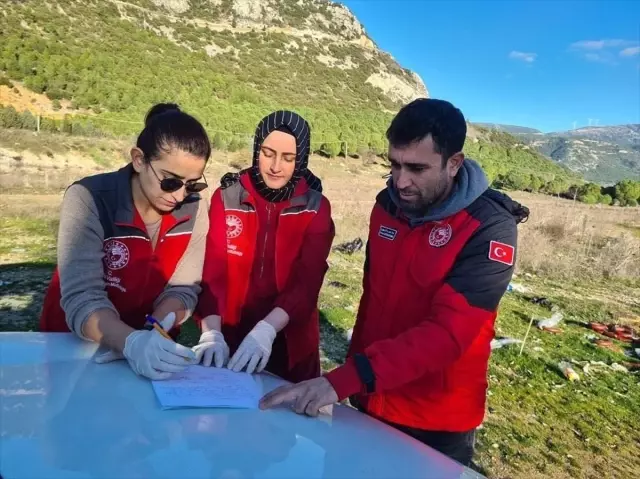 Menteşe'de Yol Kenarına Atılan Bozulmuş Sucuklar İmha Edildi