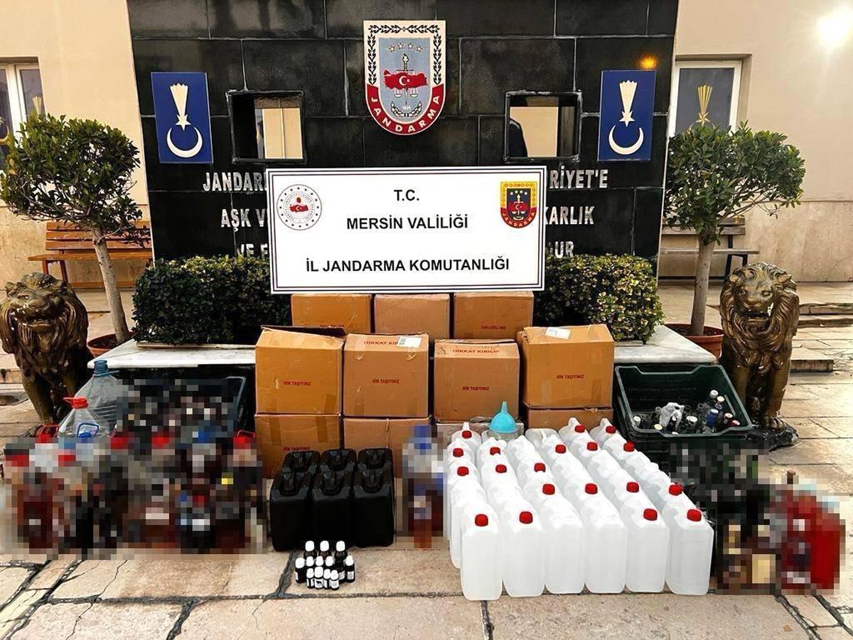 Mersin\'de sahte alkollü içki üretimi yapanlara operasyon: 3 şüpheli yakalandı