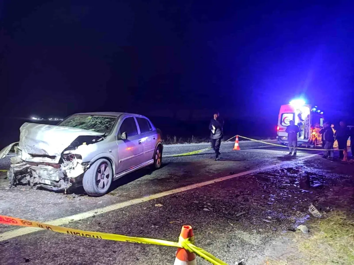 Niğde\'de trafik kazasında 2 kişi hayatını kaybetti, 3 kişi yaralandı