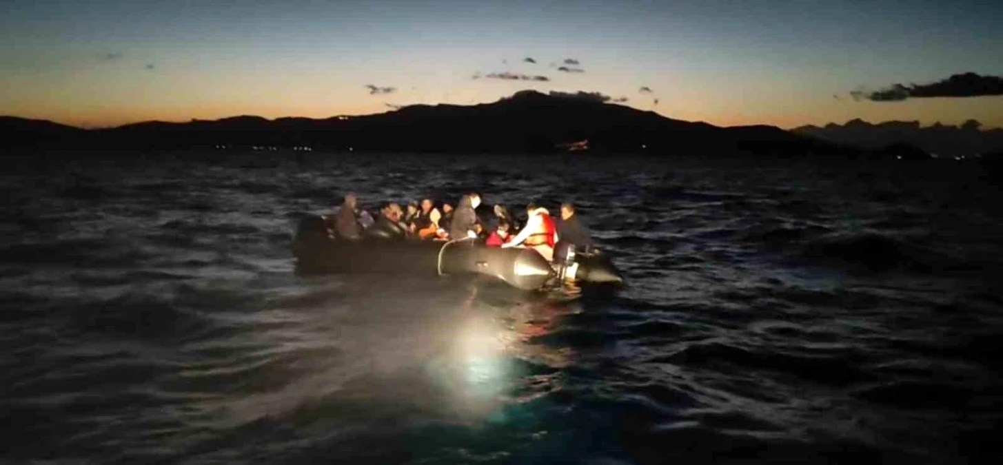 İzmir Sahil Güvenlik, Yunanistan unsurları tarafından geri itilen 95 düzensiz göçmeni kurtardı
