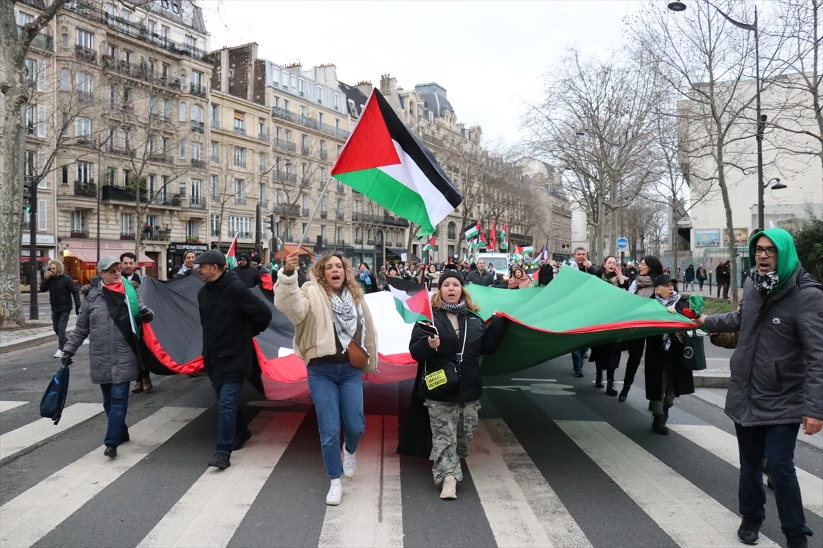 Paris\'te Filistin Destekçileri İsrailli Bakanlara Tepki Gösterdi