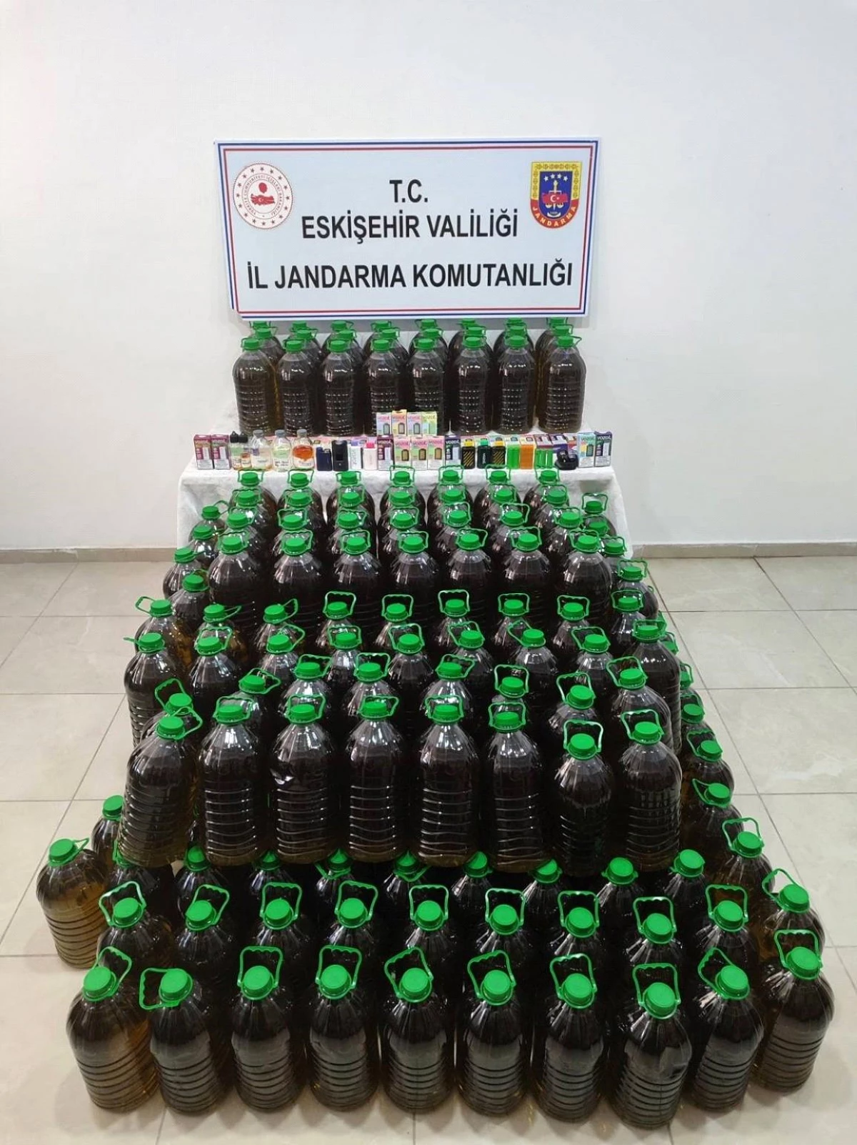 Eskişehir\'de sahte zeytin yağı üreten şüpheliler yakalandı