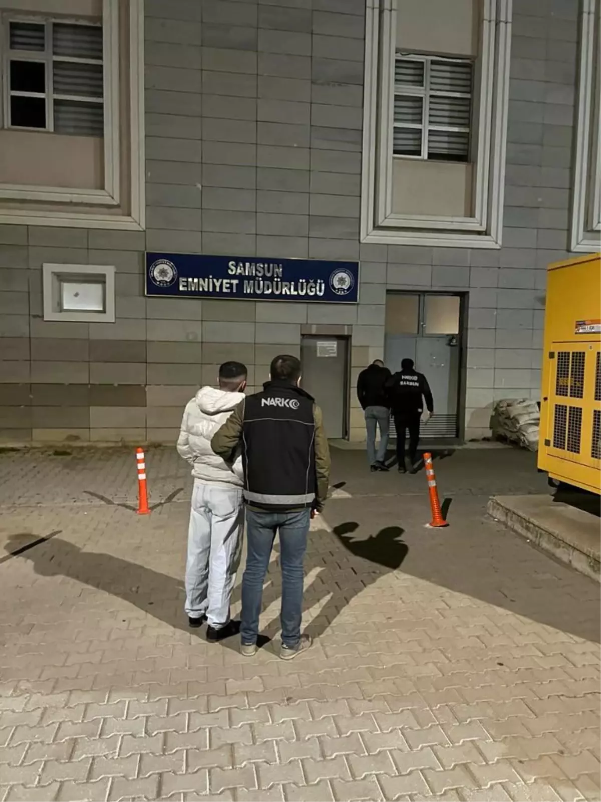 Samsun\'da Uyuşturucu Operasyonu: 3 Şüpheli Yakalandı, Çok Sayıda Uyuşturucu Madde Ele Geçirildi