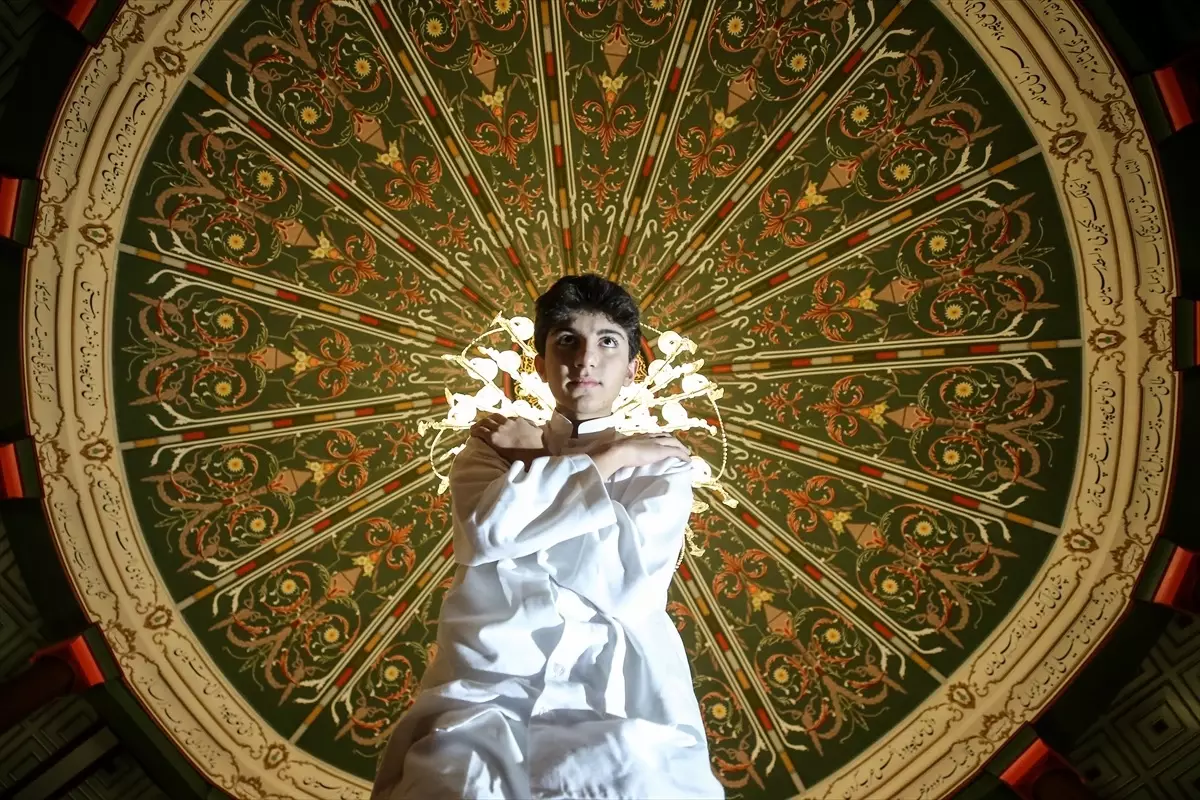 Bursa Mevlevihanesi\'nde Semazenler Görev Yapıyor